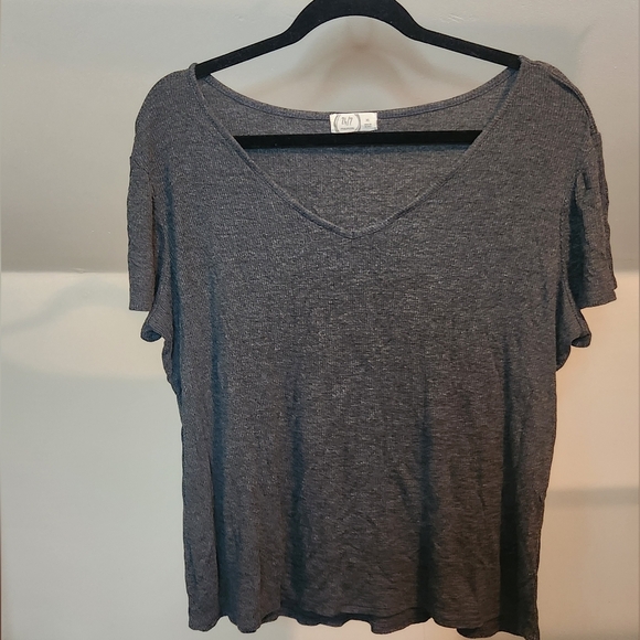 maurices- v neck rib tuck in tee - Picture 2 of 5